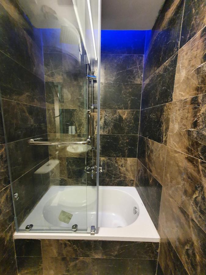 Oxford Hotel & Restaurant Kaherah Luaran gambar