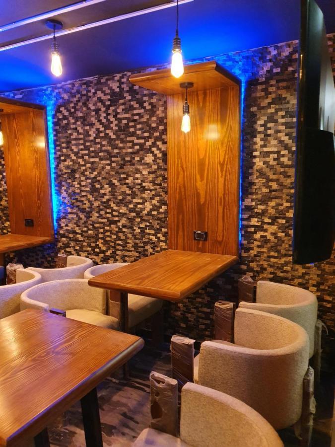 Oxford Hotel & Restaurant Kaherah Luaran gambar