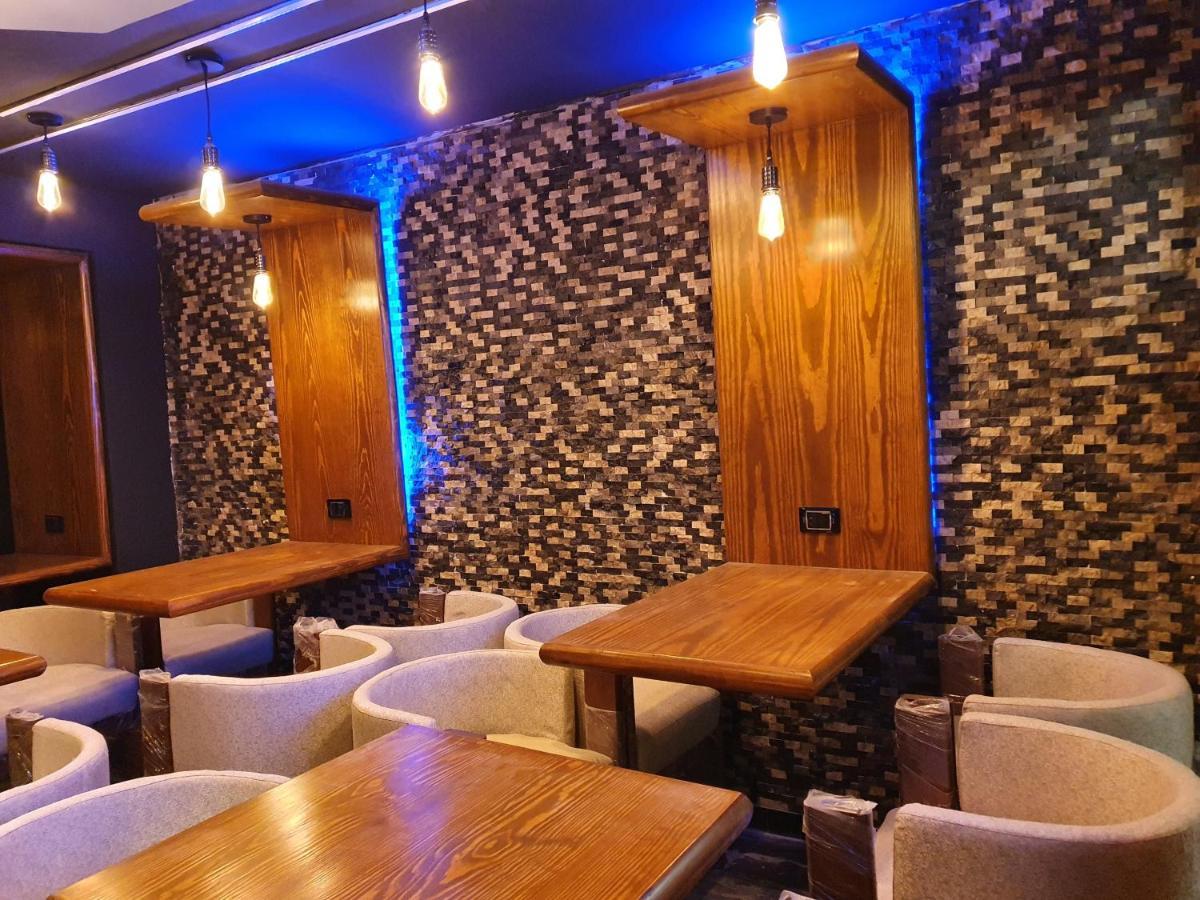 Oxford Hotel & Restaurant Kaherah Luaran gambar
